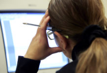 Lavorare più di 55 ore a settimana aumenta il rischio di ictus