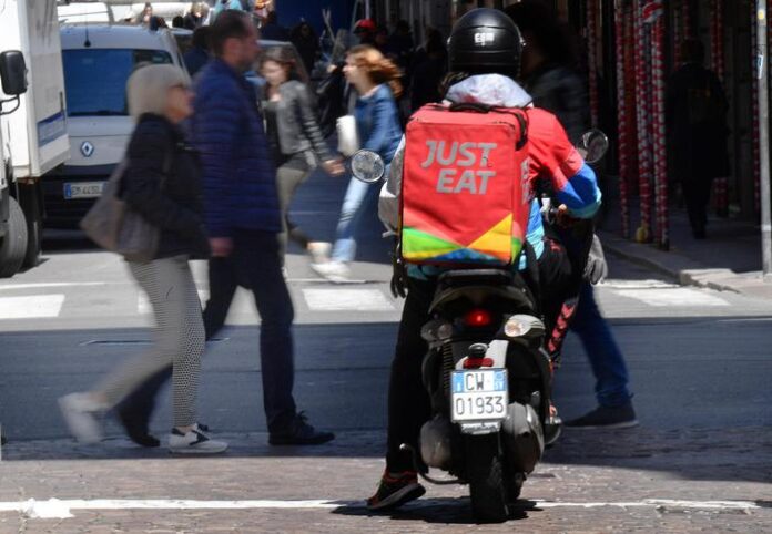 Rider: Cgil, primo maggio in piazza anche per i loro diritti